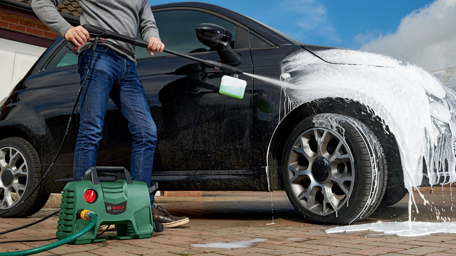 Bosch Easy Aquatak Electric 1300w Pressure Washer 110Bar 240v 2 Bosch Easy Aquatak Electric 1300w Pressure Washer 110Bar 240v - Image 2