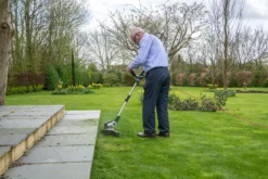 Webb ELT650 Classic Electric 650w Line Trimmer & Edger 29cm/12in 240v 12 Webb ELT650 Classic Electric 650w Line Trimmer & Edger 29cm/12in 240v -Household Tools WEELT650 05