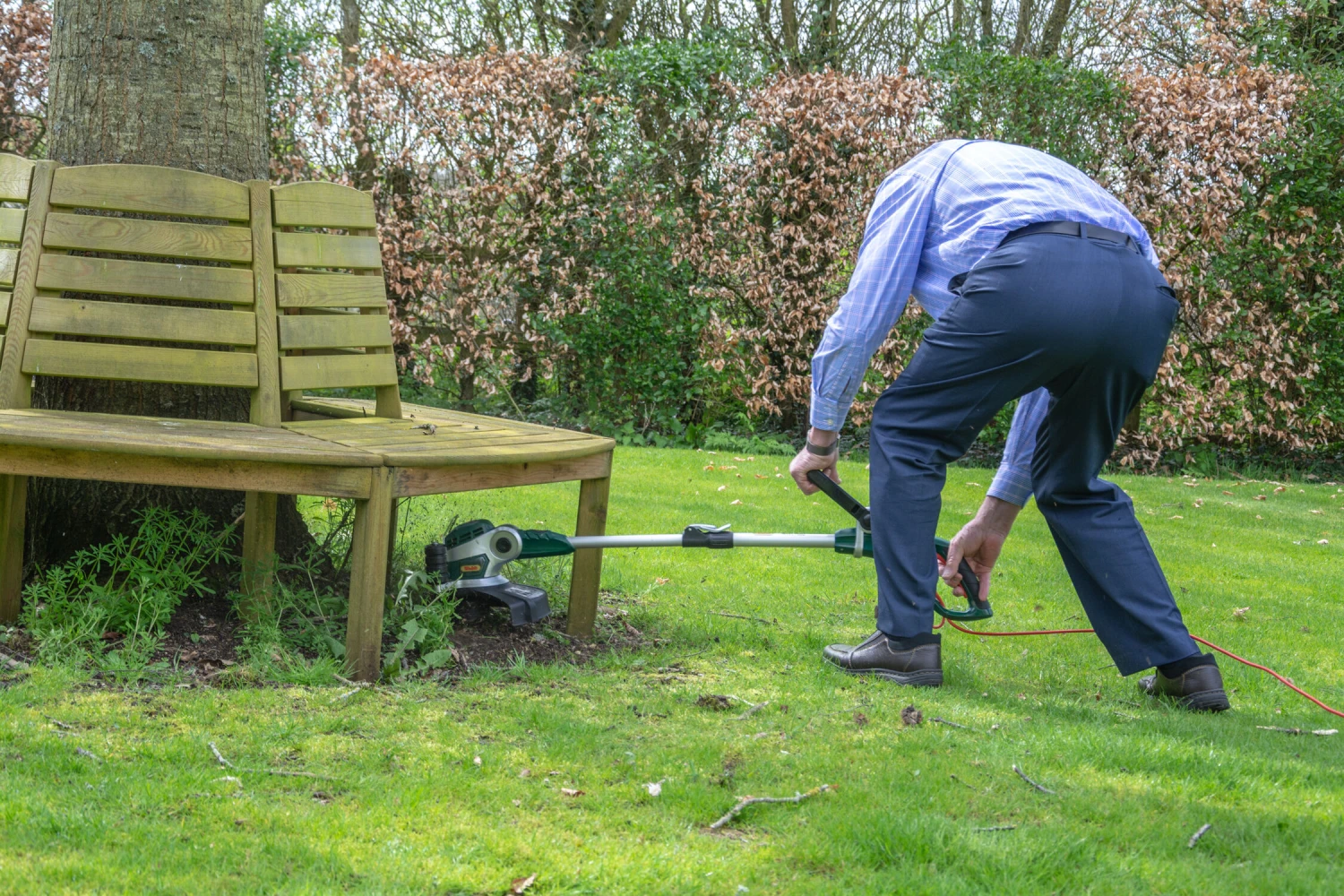 Webb ELT650 Classic Electric 650w Line Trimmer & Edger 29cm/12in 240v 8 Webb ELT650 Classic Electric 650w Line Trimmer & Edger 29cm/12in 240v - Image 8