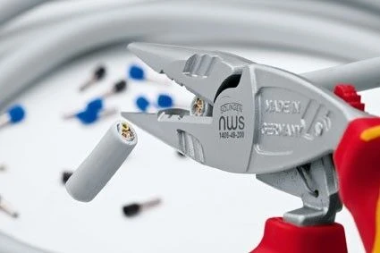 NWS VDE Ergonomic Electrician's Spring Loaded Long Nose Pliers 200mm 6 NWS VDE Ergonomic Electrician's Spring Loaded Long Nose Pliers 200mm - Image 6