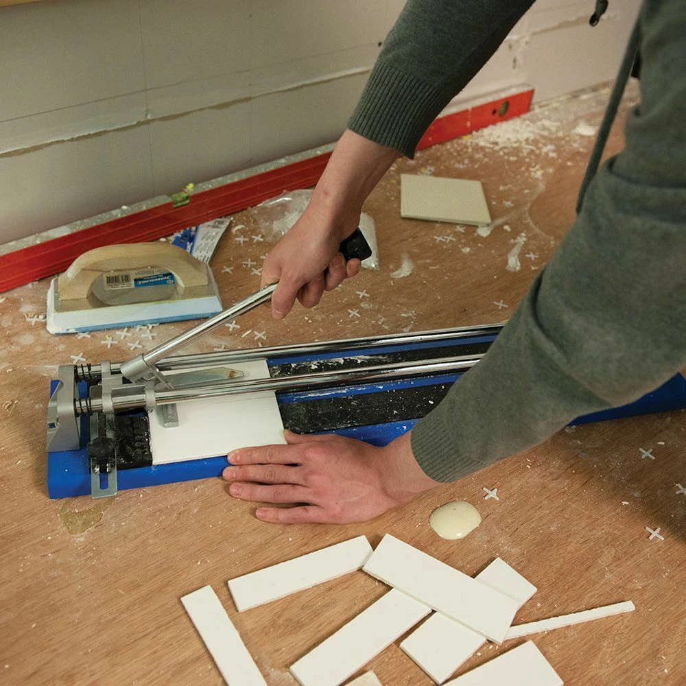 Silverline Heavy Duty Ceramic Tile Cutter 600mm 2 Silverline Heavy Duty Ceramic Tile Cutter 600mm - Image 2