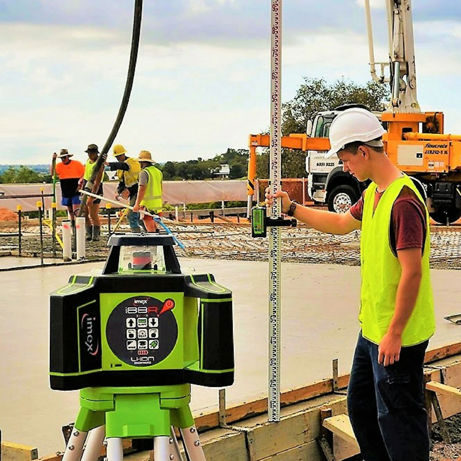 Imex I88R Cordless Self-Levelling Laser Level 600m With LRX10 Digital Receiver 3 Imex I88R Cordless Self-Levelling Laser Level 600m With LRX10 Digital Receiver - Image 3